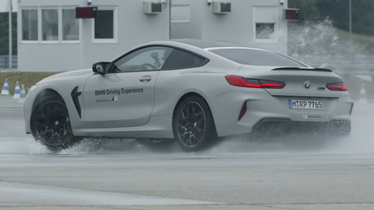 Ντριφτάροντας με την εντυπωσιακή BMW M8